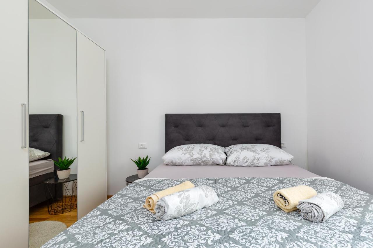 Apartment Roni + Besplatan Parking Zára Kültér fotó