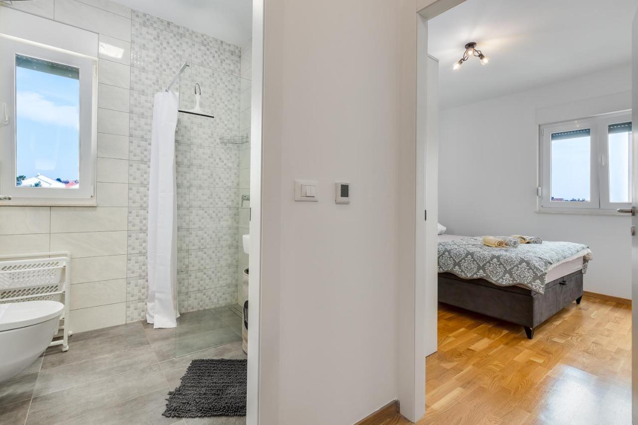 Apartment Roni + Besplatan Parking Zára Kültér fotó